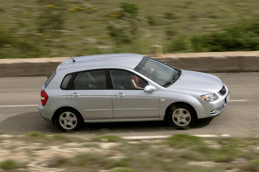  Kia Cerato Hatchback (LD) 2004 года  (WW) (фото 18 из 27)